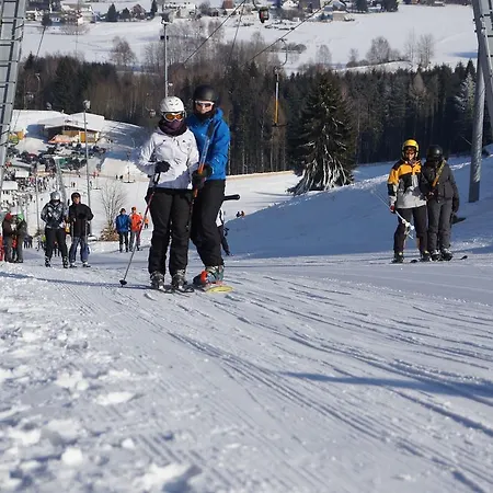 Im Fichtelgebirge 1 דירה